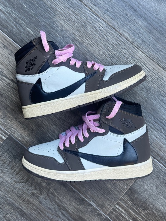Cactus Jack by Travis Scott Other - Travis Scott x Air Jordan 1 Retro High OG Mocha sz 4y / 5.5